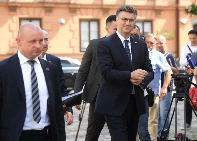 DRŽAVNI VRH NA SVETOJ MISI ZA DOMOVINU: Bozanić pozvao na hrvatsko zajedništvo i oslobađanje od radikalizacije