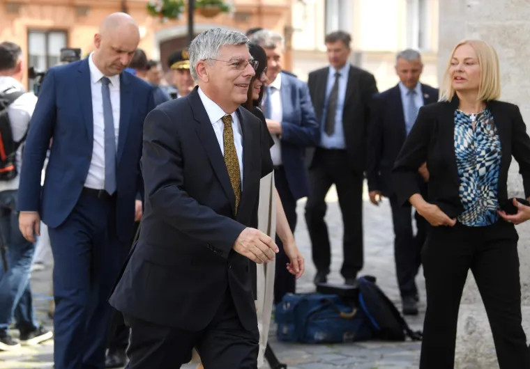 DRŽAVNI VRH NA SVETOJ MISI ZA DOMOVINU: Bozanić pozvao na hrvatsko zajedni&scaron;tvo i oslobađanje od radikalizacije