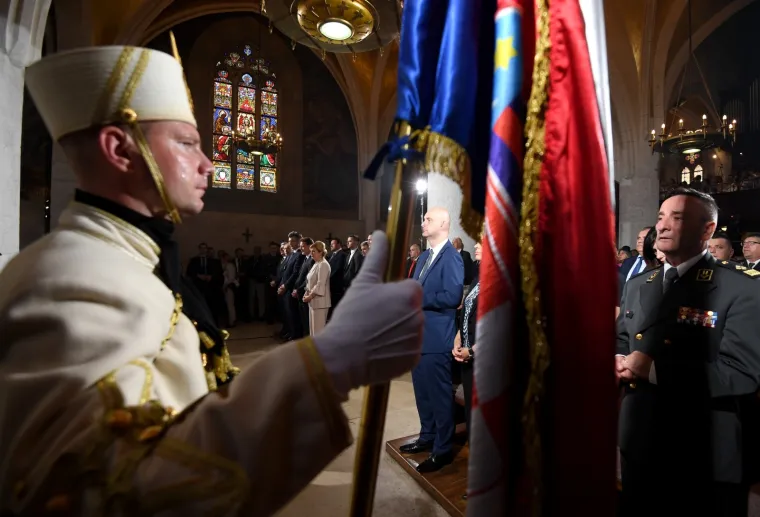 DRŽAVNI VRH NA SVETOJ MISI ZA DOMOVINU: Bozanić pozvao na hrvatsko zajedni&scaron;tvo i oslobađanje od radikalizacije