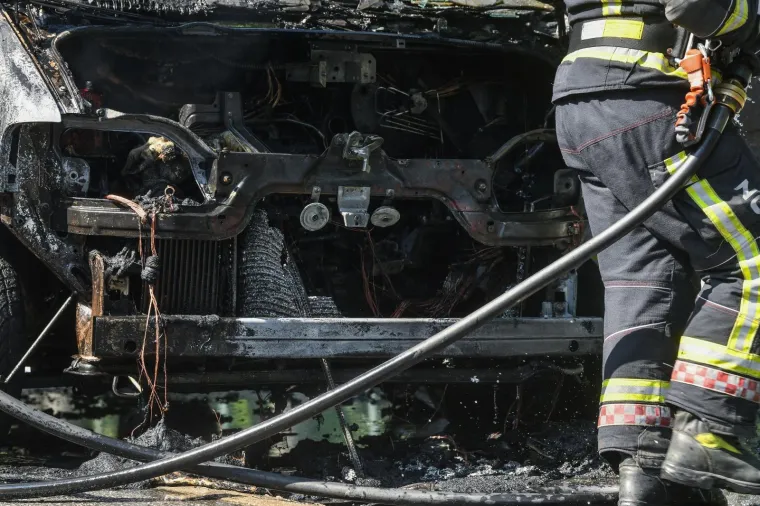 U Hondlovoj ulici eksplodirao kombi, nema ozlijeđenih
