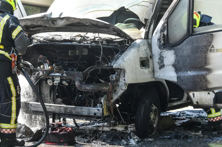 U Hondlovoj ulici eksplodirao kombi, nema ozlijeđenih