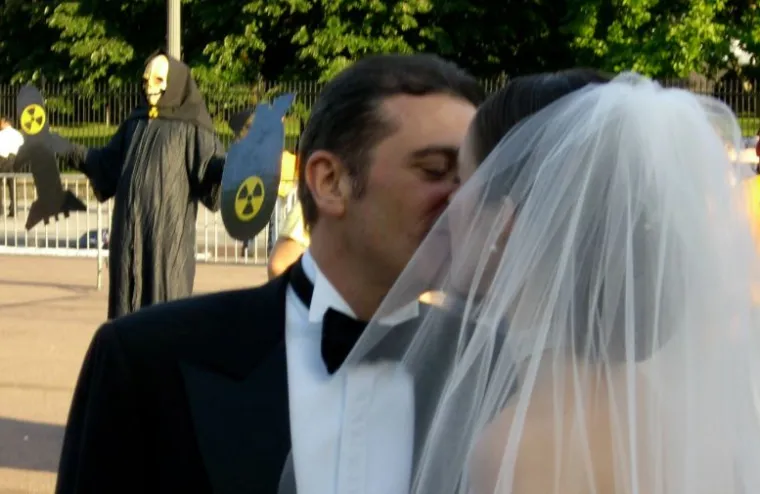 Za &scaron;to bolju uspomenu: TOP 20 slika s vjenčanja koje su genijalne jer ih je netko photobombao