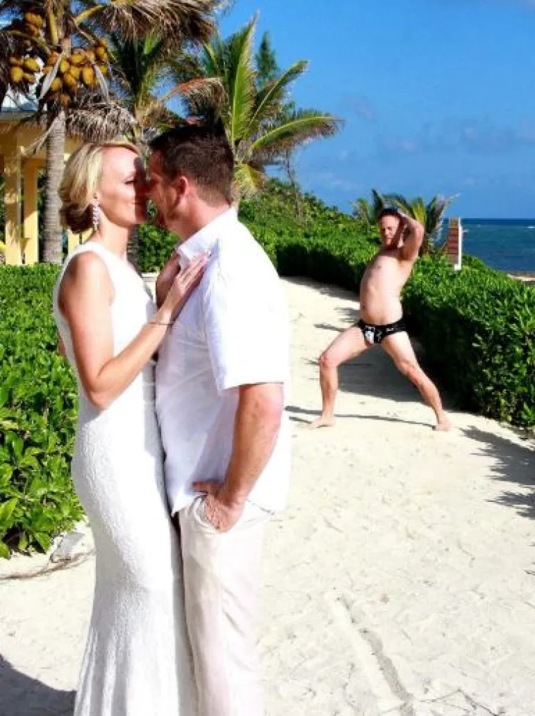 Za &scaron;to bolju uspomenu: TOP 20 slika s vjenčanja koje su genijalne jer ih je netko photobombao