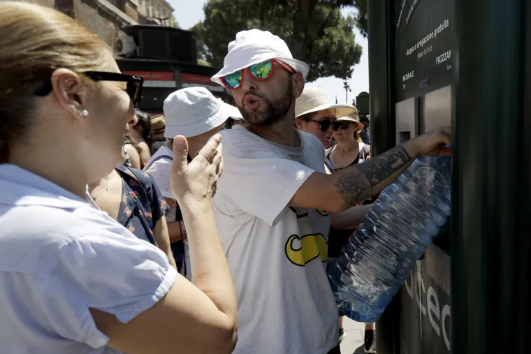 'Najgore tek dolazi': Europu zahvatio toplinski val, zatvaraju se &scaron;kole, zabranjen transport životinja...