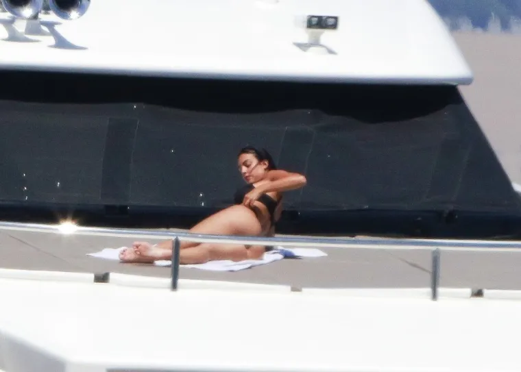 VRUĆA GEORGINA I RONALDO UHVAĆENI U RASKO&Scaron;NOM ODMORU: Ba&scaron; im je dobro, u to nema sumnje