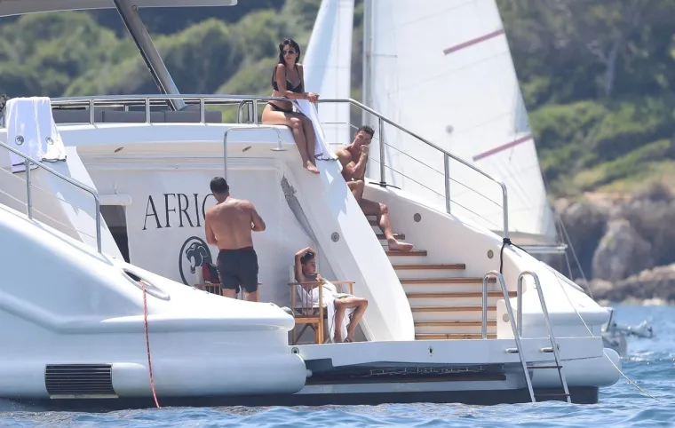 VRUĆA GEORGINA I RONALDO UHVAĆENI U RASKO&Scaron;NOM ODMORU: Ba&scaron; im je dobro, u to nema sumnje