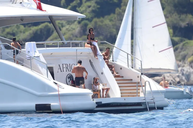 VRUĆA GEORGINA I RONALDO UHVAĆENI U RASKO&Scaron;NOM ODMORU: Ba&scaron; im je dobro, u to nema sumnje