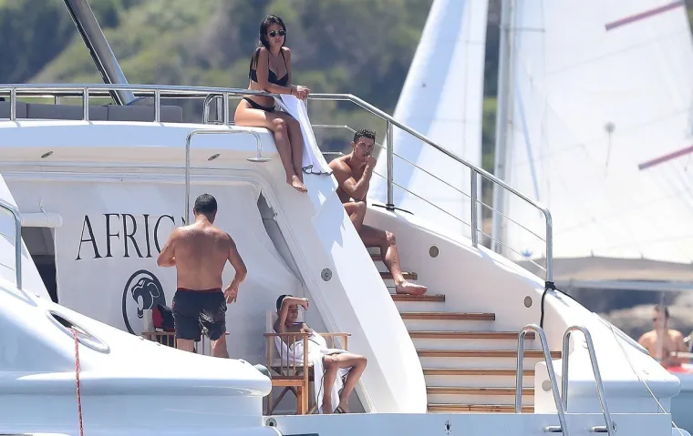 VRUĆA GEORGINA I RONALDO UHVAĆENI U RASKO&Scaron;NOM ODMORU: Ba&scaron; im je dobro, u to nema sumnje