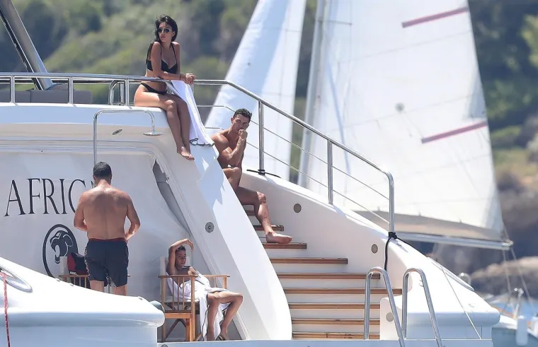 VRUĆA GEORGINA I RONALDO UHVAĆENI U RASKO&Scaron;NOM ODMORU: Ba&scaron; im je dobro, u to nema sumnje