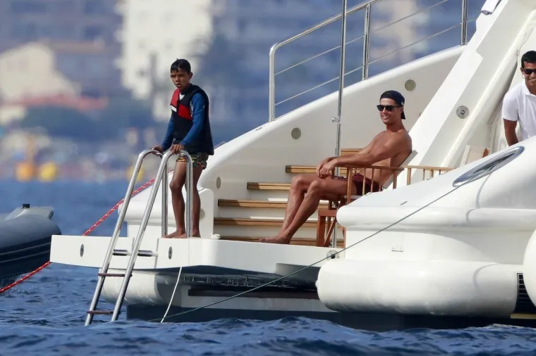 VRUĆA GEORGINA I RONALDO UHVAĆENI U RASKO&Scaron;NOM ODMORU: Ba&scaron; im je dobro, u to nema sumnje