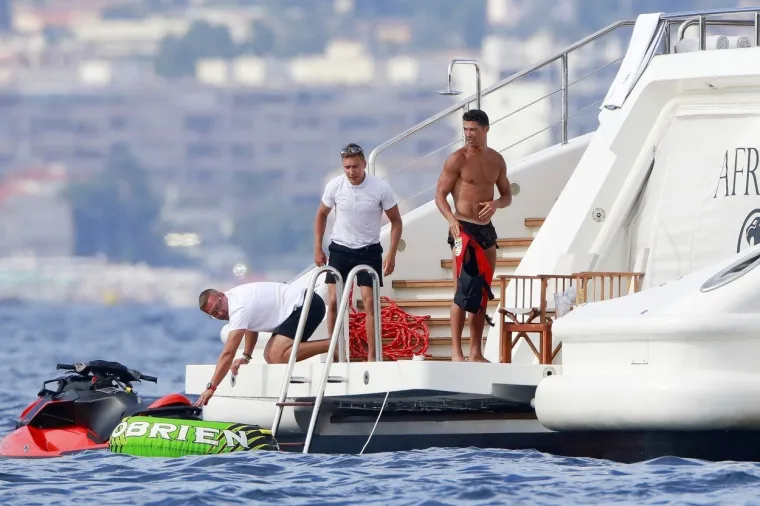 VRUĆA GEORGINA I RONALDO UHVAĆENI U RASKO&Scaron;NOM ODMORU: Ba&scaron; im je dobro, u to nema sumnje