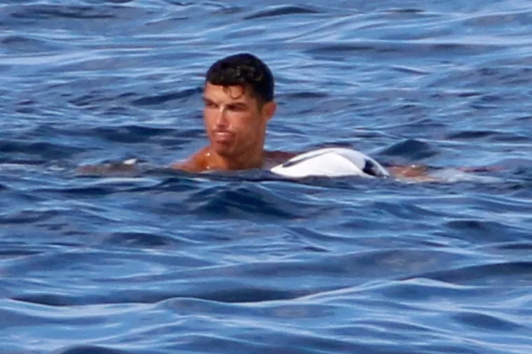 VRUĆA GEORGINA I RONALDO UHVAĆENI U RASKO&Scaron;NOM ODMORU: Ba&scaron; im je dobro, u to nema sumnje