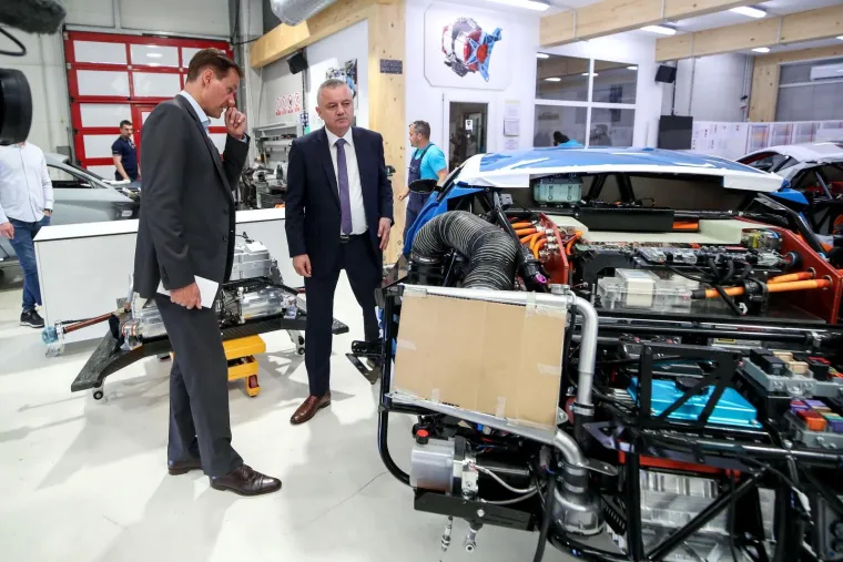 Zavirili smo u unutrašnjost tvornice Rimac Automobili i oduševili smo se!