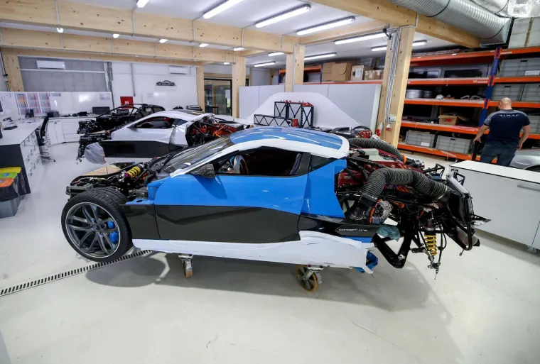 Zavirili smo u unutra&scaron;njost tvornice Rimac Automobili i odu&scaron;evili smo se!