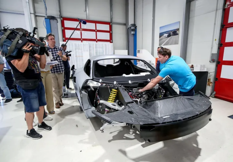 Zavirili smo u unutra&scaron;njost tvornice Rimac Automobili i odu&scaron;evili smo se!