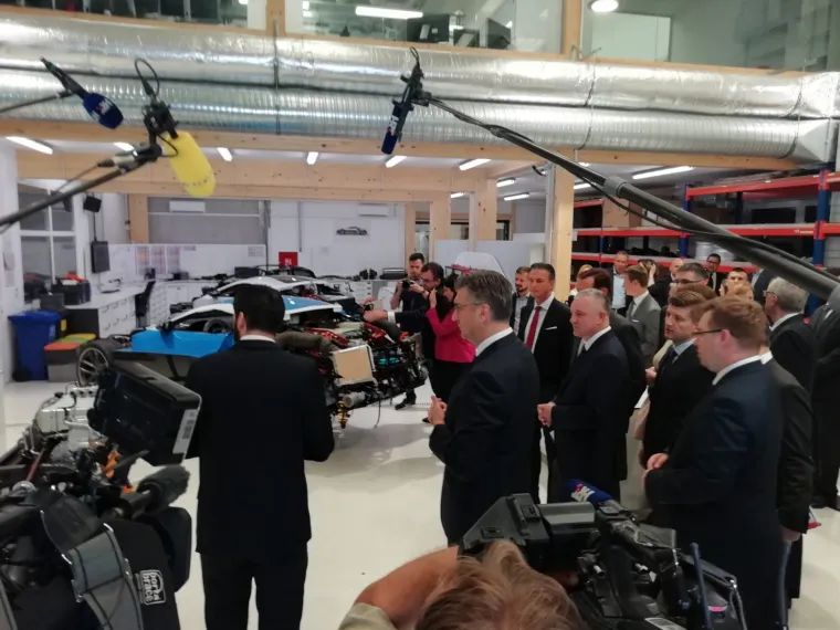 Zavirili smo u unutra&scaron;njost tvornice Rimac Automobili i odu&scaron;evili smo se!