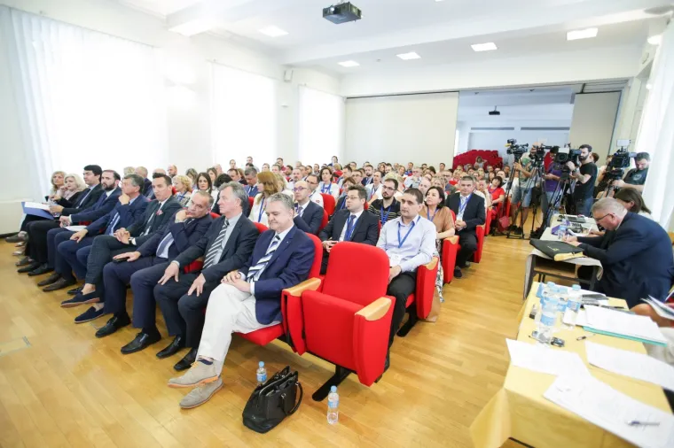 Kujundžić: 'Ne bojim se za svoju poziciju, ali ja i ne živim od politike, reforma ide dalje'