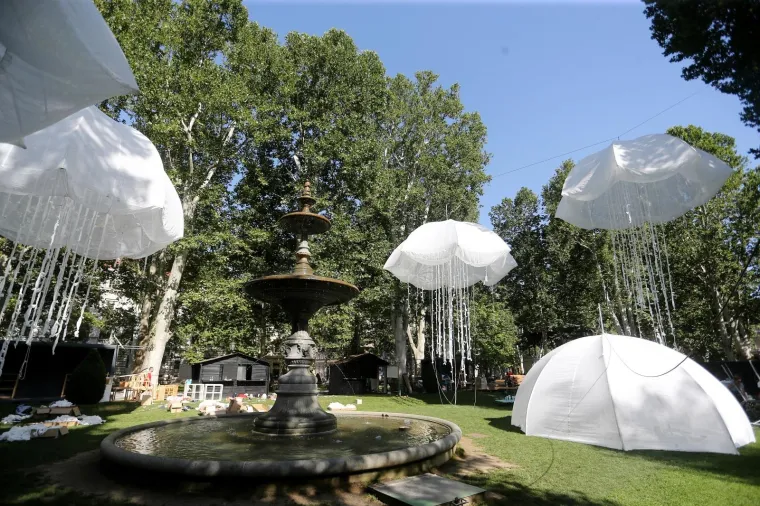 Meduze preplavile zagrebački Zrinjevac! Za&scaron;to?