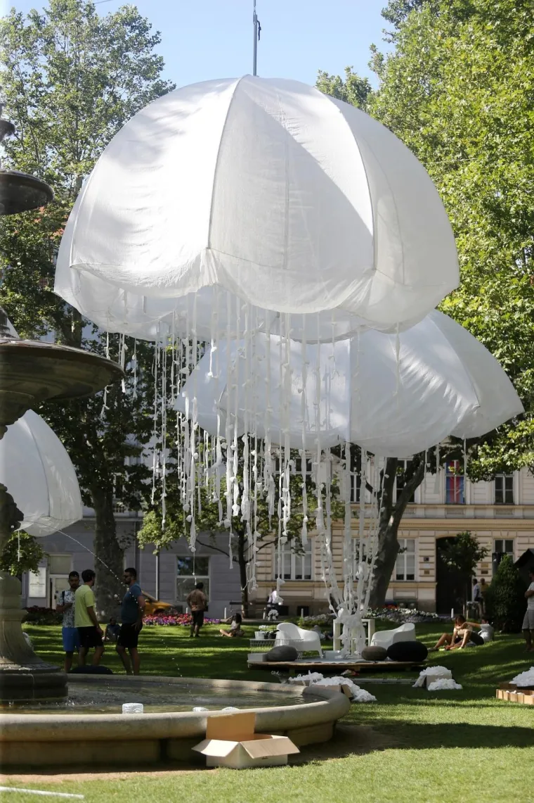 Meduze preplavile zagrebački Zrinjevac! Za&scaron;to?