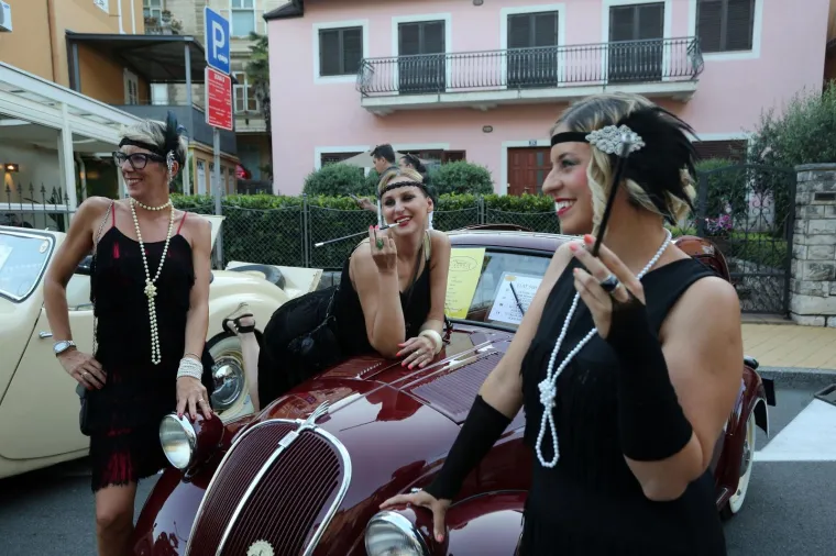 Biser Kvarnera uplovio u neka pro&scaron;la vremena: Opatijom su zavladali oldtimeri, pin-up djevojke i zvuci rockabillyja