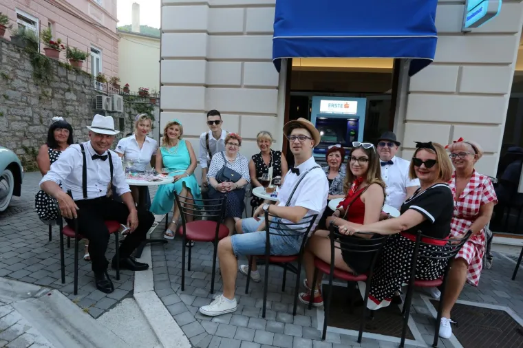 Biser Kvarnera uplovio u neka pro&scaron;la vremena: Opatijom su zavladali oldtimeri, pin-up djevojke i zvuci rockabillyja