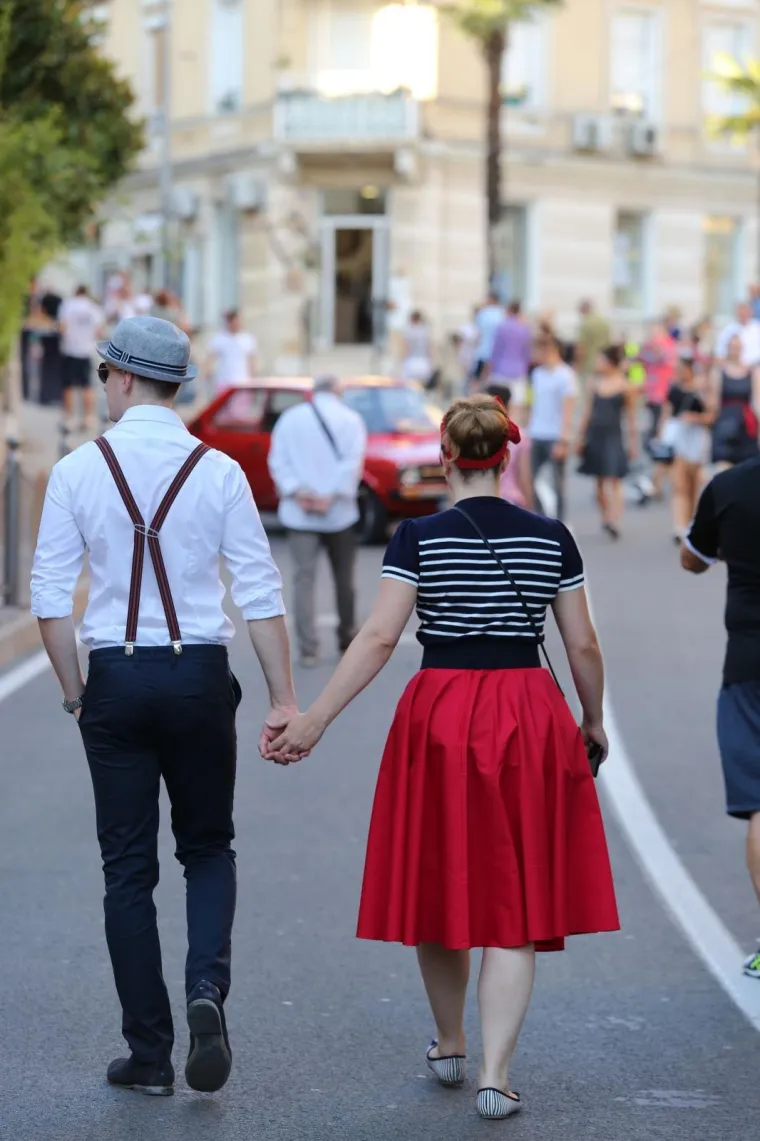 Biser Kvarnera uplovio u neka pro&scaron;la vremena: Opatijom su zavladali oldtimeri, pin-up djevojke i zvuci rockabillyja