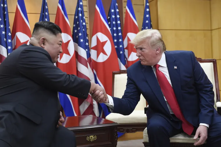 Trump prvi američki predsjednik koji je kročio u Sj. Koreju: 'Kim i ja se volimo od prvoga dana'