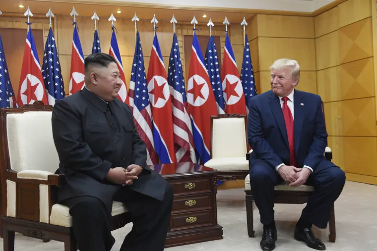 Trump prvi američki predsjednik koji je kročio u Sj. Koreju: 'Kim i ja se volimo od prvoga dana'