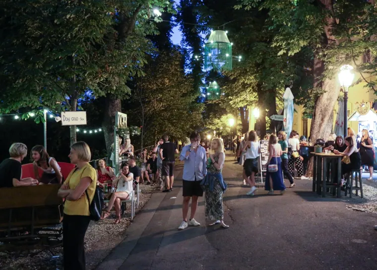 Ljeto u Zagrebu: Predivnim vatrometom na &Scaron;trosu ispratili staru i dočekali novu polovicu godine