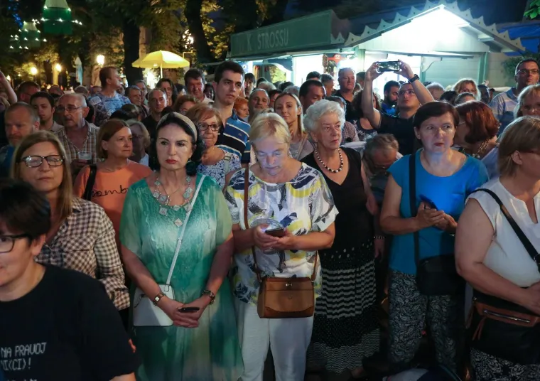 Ljeto u Zagrebu: Predivnim vatrometom na &Scaron;trosu ispratili staru i dočekali novu polovicu godine