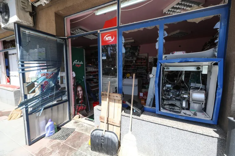USRED BIJELOG DANA RAZNIJELI BANKOMAT U ZAPREŠIĆU:  Policija intenzivno traga za razbojnicima