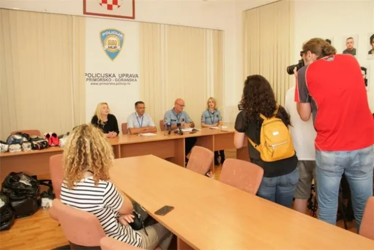 Utvrđeno je da je kupcima poslala oko 6.000 paketa