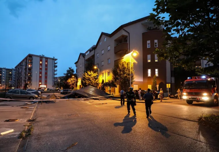 Jak vjetar u Zagrebu odnio krov sa zgrade!