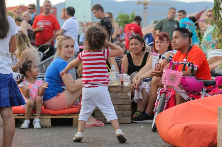 Ljeto na Tre&scaron;njevci: Zagriznite Plac Mljac pun dobrih vibracija i opu&scaron;tene zabave