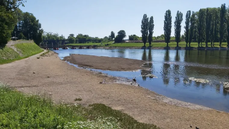 Uru&scaron;ila se brana na Korani: Prije mjesec i pol dana njezina bujica je radila kaos, a sada im pje&scaron;čani sprud