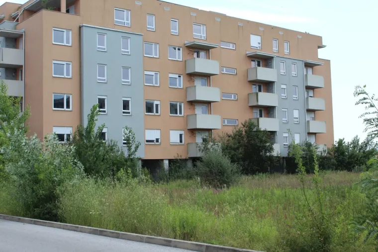 'Varaždinski Černobil': Zmije, štakori, ambrozija, divlji deponiji i oronule nezavršene zgrade...