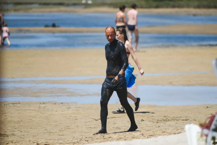 Goli u blatu: Postoji dobar razlog zašto turisti hrle na najpoznatiju ninsku plažu