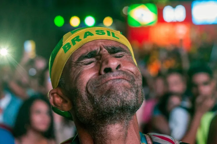 [FOTO] ATRAKTIVNE NAVIJAČICE I FANTASTIČNA ATMOSFERA NA TRIBINAMA: Derbi Argentine i Brazila ni ovog nas puta nije razočarao