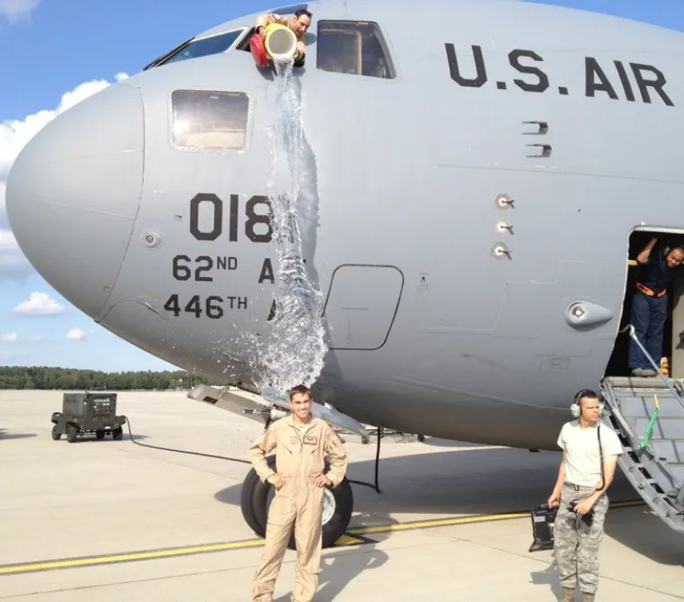 FOTOGRAFIJA NIKE KOVAČA UVR&Scaron;TENA U NAJIMPRESIVNIJE IKAD: Ovdje kao da je vrijeme stalo, savr&scaron;en tajming!