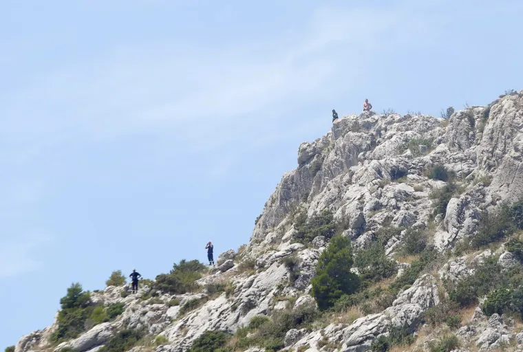 Lokaliziran požar kod Greba&scaron;tice: Vatra je zahvatila pet hektara &scaron;ume. Vatrogasci su jo&scaron; na terenu