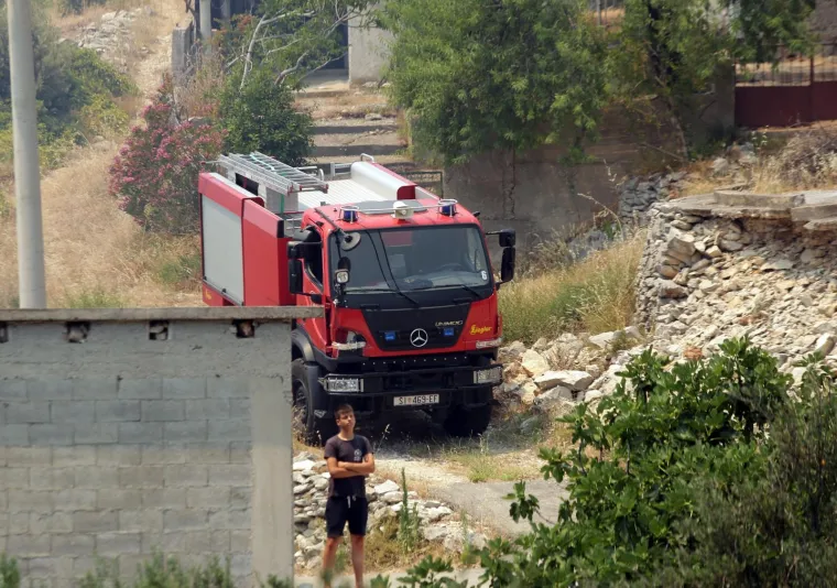 Lokaliziran požar kod Greba&scaron;tice: Vatra je zahvatila pet hektara &scaron;ume. Vatrogasci su jo&scaron; na terenu
