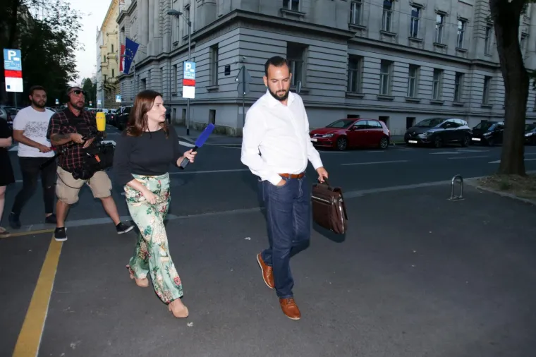 Prve fotografije uhićenih u aferi Tebra! Neki su se skrivali, a neki na ispitivanje do&scaron;li s osmijehom na licu