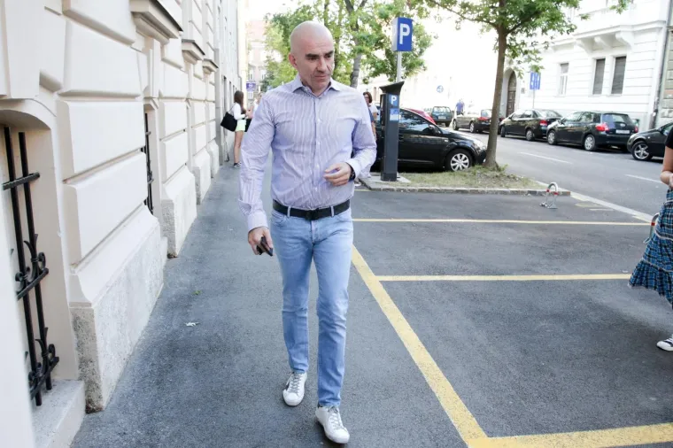 Prve fotografije uhićenih u aferi Tebra! Neki su se skrivali, a neki na ispitivanje do&scaron;li s osmijehom na licu