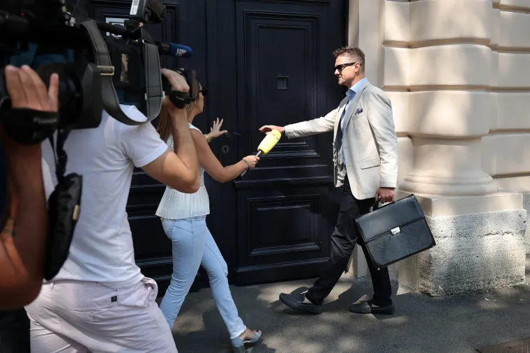 Prve fotografije uhićenih u aferi Tebra! Neki su se skrivali, a neki na ispitivanje do&scaron;li s osmijehom na licu