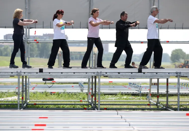 Nakon odgađanja starta, otkazan i jutarnji program Ljeta na Savi jer građani, navodno, nisu zainteresirani