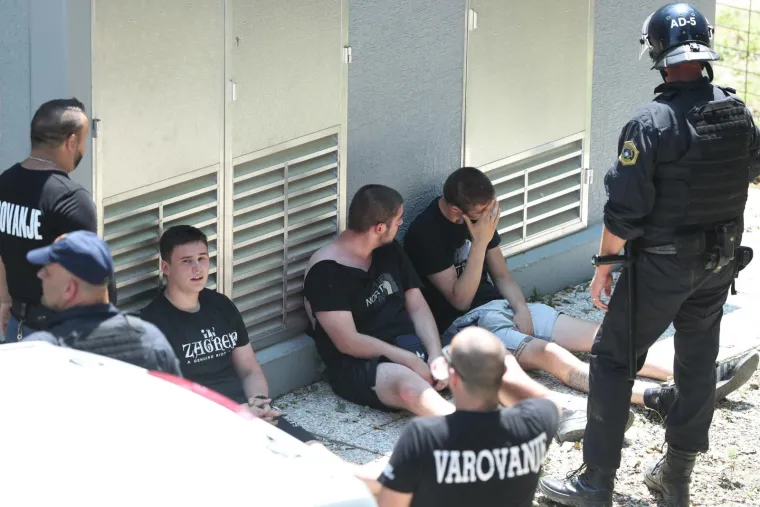 KAOS U SLOVENIJI: Boysi se obračunali s policijom, pogledajte kako je izgledala drama uoči utakmice