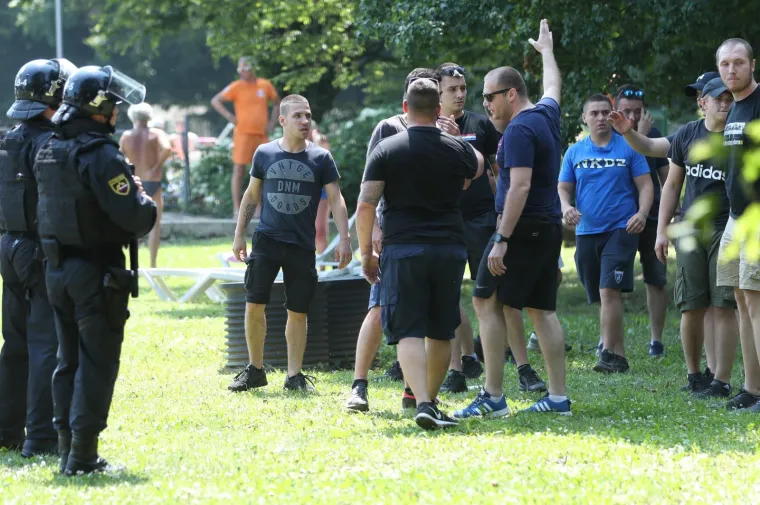 KAOS U SLOVENIJI: Boysi se obračunali s policijom, pogledajte kako je izgledala drama uoči utakmice