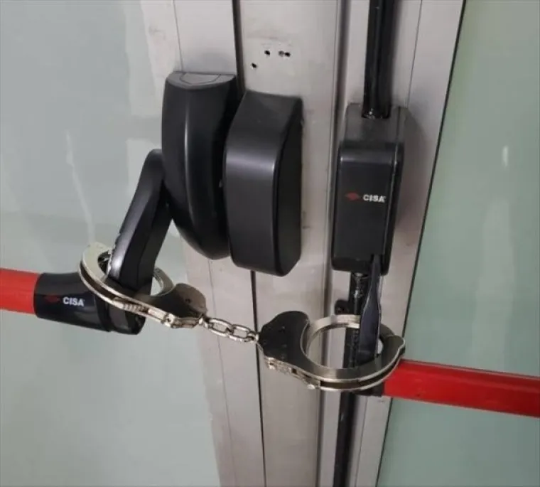 GENIJALNO SNALAŽLJIVI ILI POTPUNO SUMANUTI: Sud prepu&scaron;tamo vama, ali samo ćemo reći da im sigurnost nije na prvom mjestu