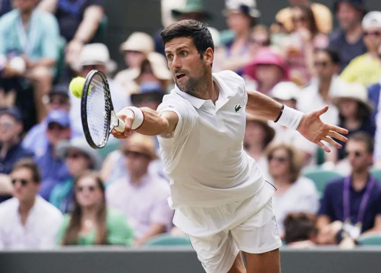 Razlog je poznato pravilo da se u Wimbledonu mora nastupati u skroz bijeloj opremi. Strogi li su ti Britanci...