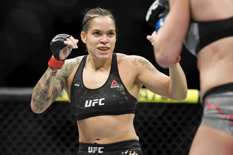 Amanda Nunes četvrti je put obranila pojas u UFC bantam kategoriji.